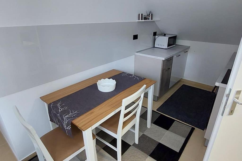 Jo-Ma Apartma - Free Parking Ljubljana Bagian luar foto